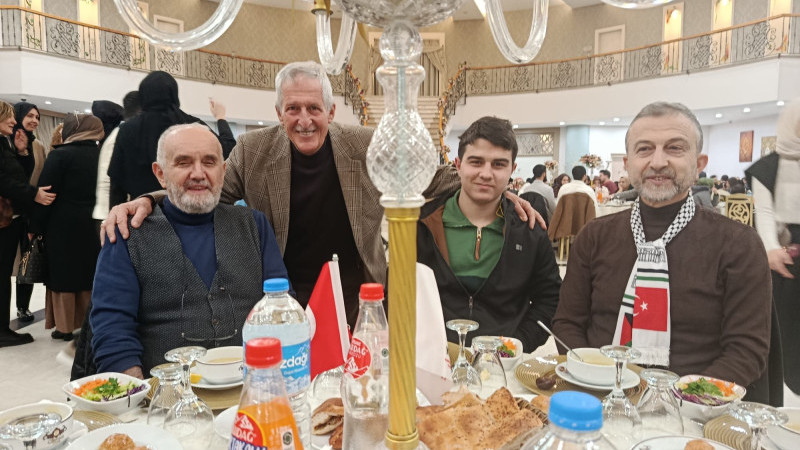 YÖÇEYDER’in geleneksel iftarında 500 kişilik gönül sofrası