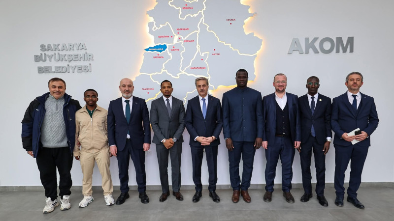 Gambiya heyeti Sakarya Büyükşehir Belediyesi’nde ağırlandı