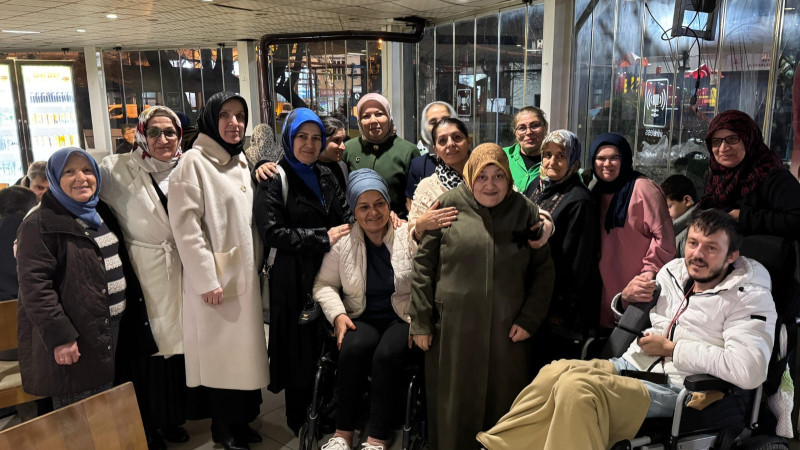 Sakarya’nın “Koltuksuz Başkanı” Sibel Özkal’dan Engellilere anlamlı İftar buluşması