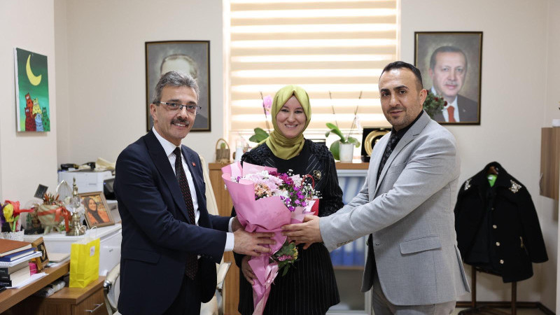 BAŞKAN ŞENOL DİNÇ 8 MART DÜNYA KADINLAR GÜNÜ KAPSAMINDA ÇALIŞMA ARKADAŞLARINI UNUTMADI