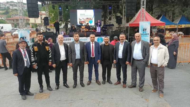 Binlerce kişi Uğur Işılak konserinde buluştu