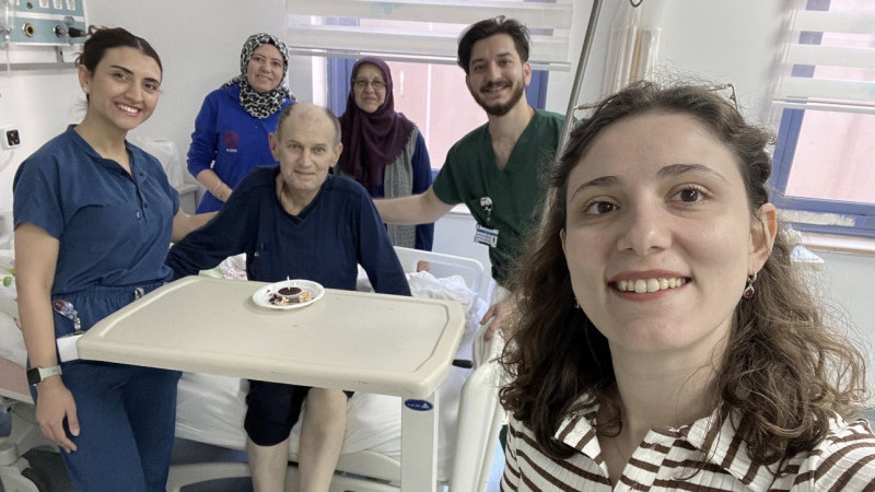 Sevgi ve Moral En Büyük İlaç Oldu Palyatif bakım hastasına doğum günü sürprizi