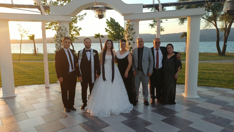 Dilara Yaren ile Umut Sapanca Gölü kıyısında ömür boyu mutluluğa 
