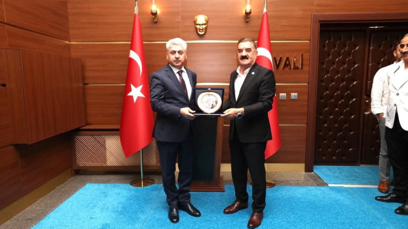 Sakarya Muşlular Derneği'nden Vali Doğan'a ziyaret