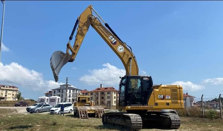 Sakarya Kaynarca'ya havuz yapımı için ilk kazma Kaynarca Belediyesi iş makinaları tarafından vuruldu.