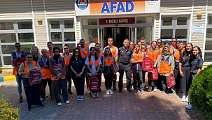 Sakarya AFAT Gönüllü koordinatörleri İlknur Koç ve Zeliha Akce, tarafından teorik ve uygulamalı eğitim.