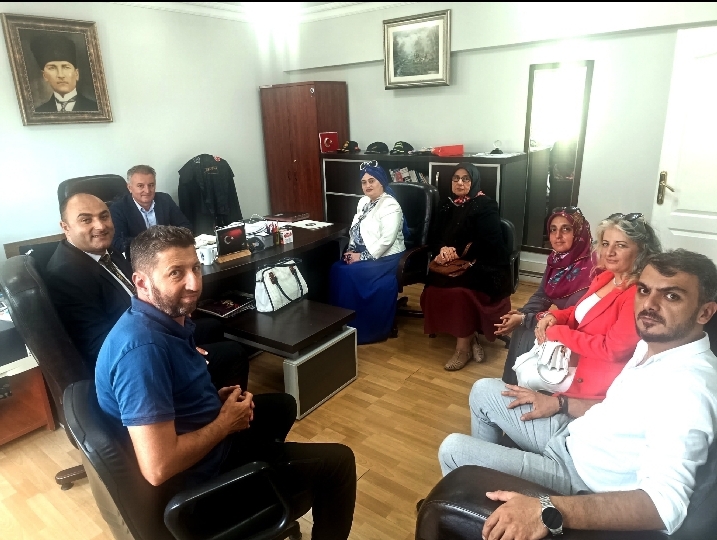 "TİŞAD TÜM İŞ İNSANLARI DERNEĞİ" Başkanı Eşref İşler Sakarya İl Başkanı Emriye Köse ile Resmi kurum ziyaretlerde bulundular.