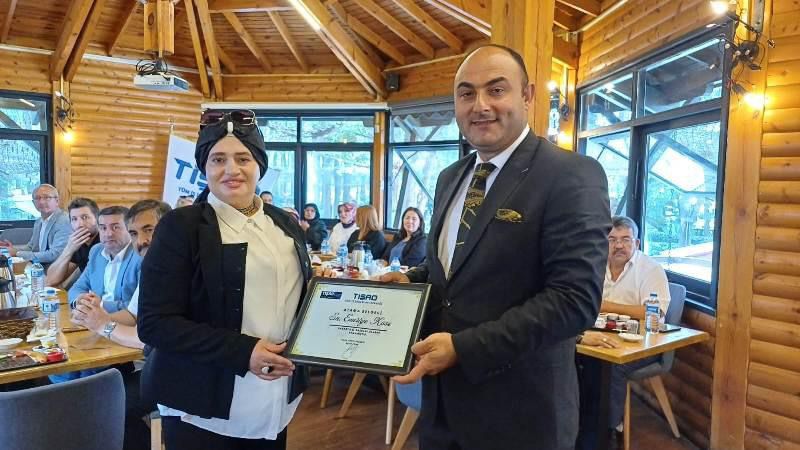 TİŞAD TÜM İŞ İNSANLARI DERNEĞİ SAKARYA İL BAŞKANI Emriye Köse"